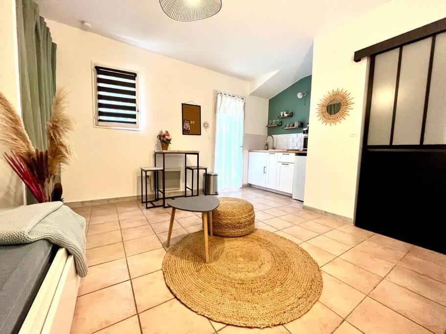 Aix-En-Provence, Cosy Studio Proche Toutes Commodites, Linges Fournis Екстериор снимка